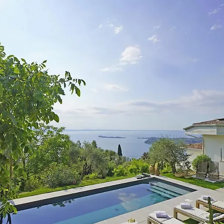 Dolce Villa